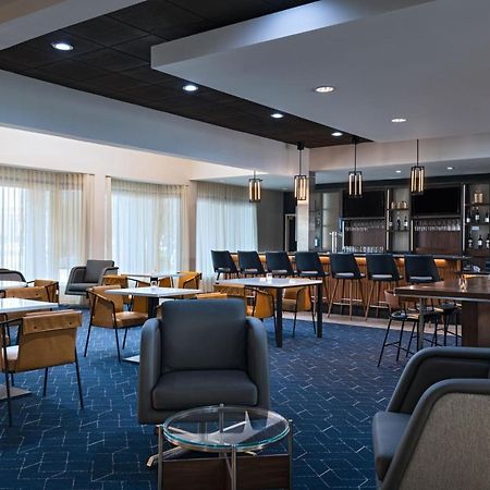 Courtyard By Marriott San Antonio Airport Hotel Екстериор снимка