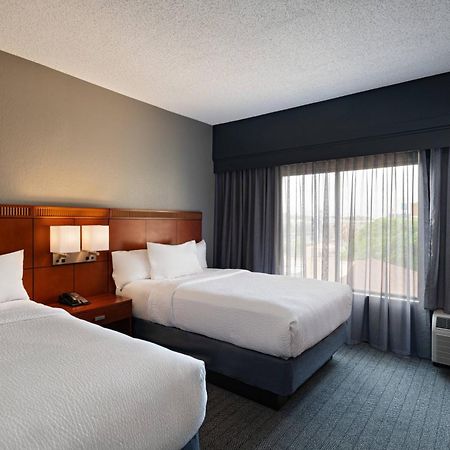 Courtyard By Marriott San Antonio Airport Hotel Екстериор снимка