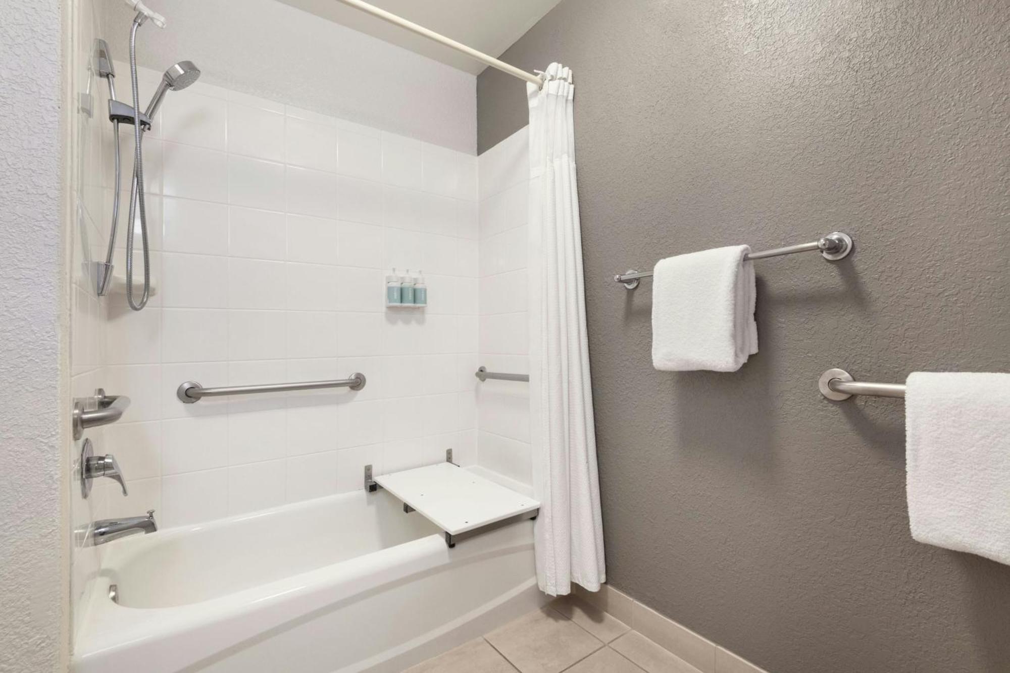 Courtyard By Marriott San Antonio Airport Hotel Екстериор снимка