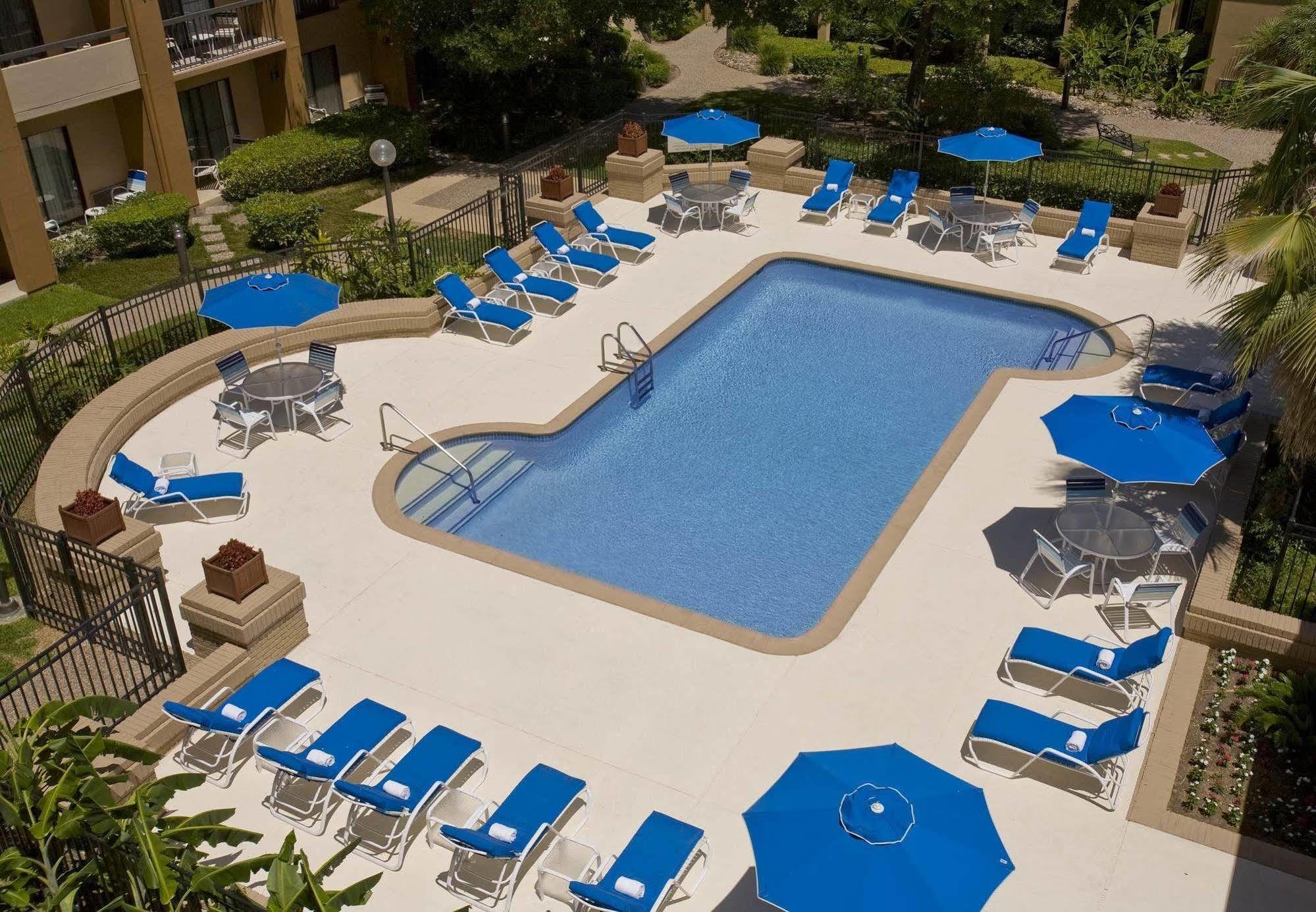 Courtyard By Marriott San Antonio Airport Hotel Екстериор снимка