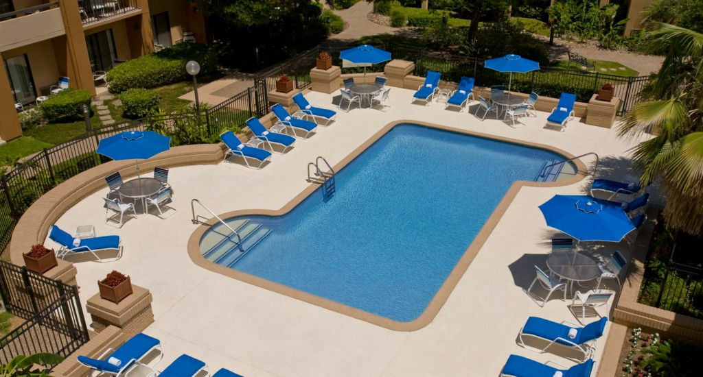 Courtyard By Marriott San Antonio Airport Hotel Екстериор снимка